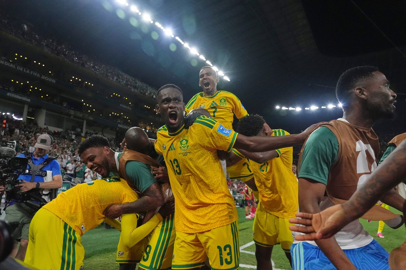 South Africa reaches World Cup knockout round with 1-0 win over South Korea | iNFOnews.ca