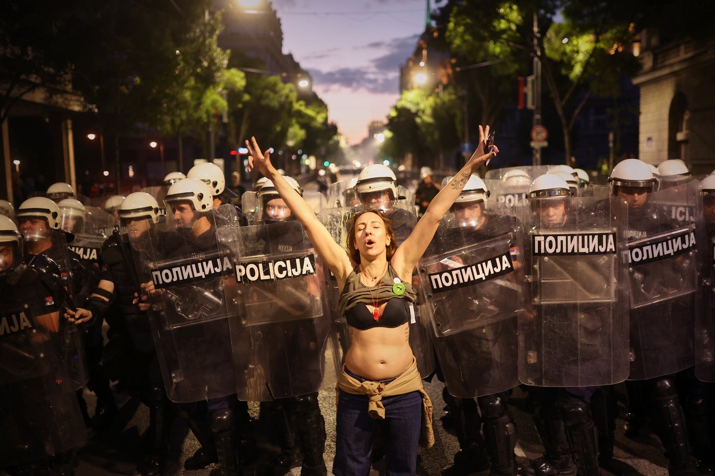 Protesters clash with police after an anti-government rally in Serbia's capital | iNFOnews.ca Protesters clash with police after an anti-government rally in Serbia's capital | iNFOnews.ca