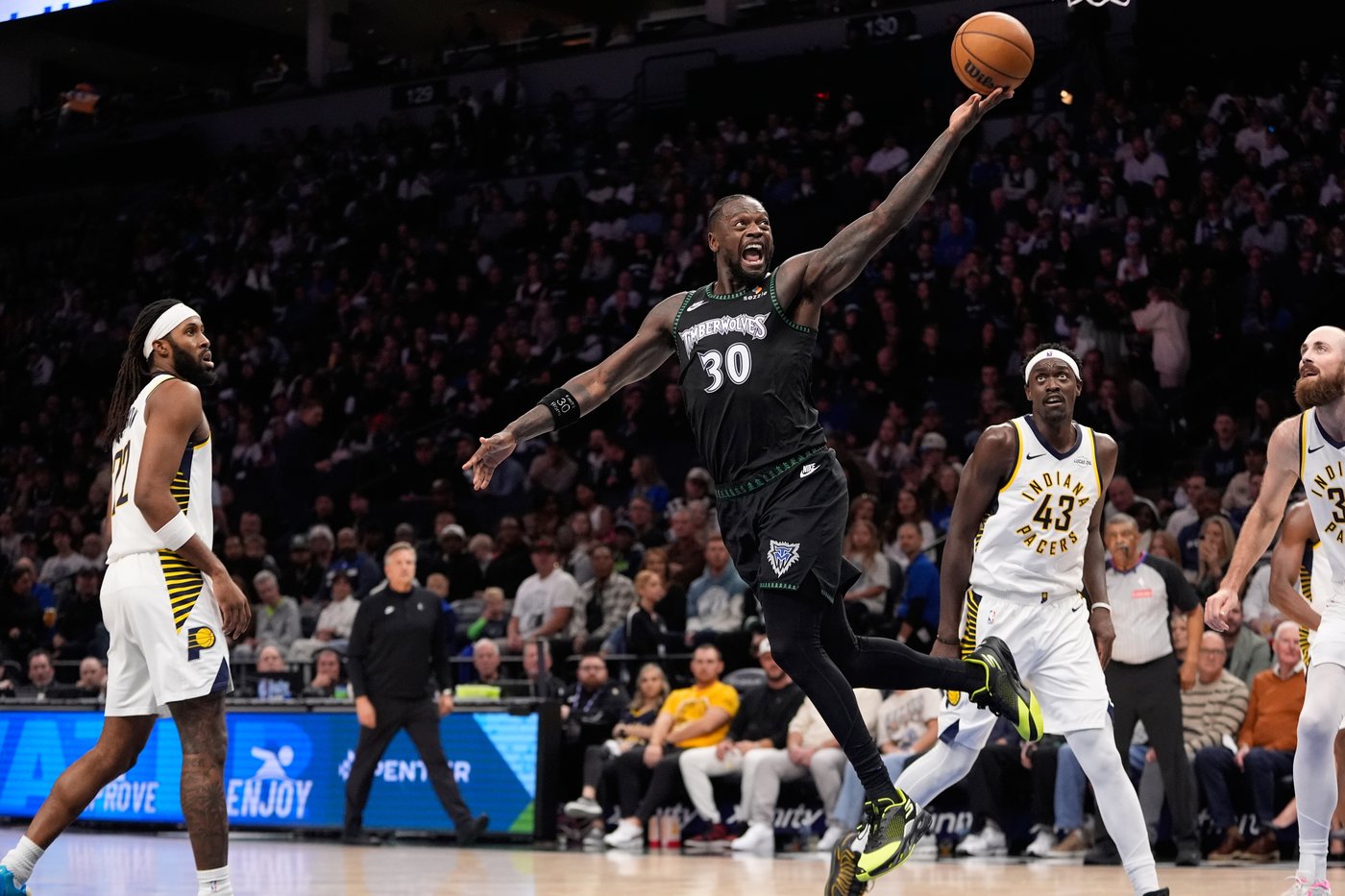 Wolves lean on Randle and the role players for the win, after Edwards exits early | iNFOnews.ca