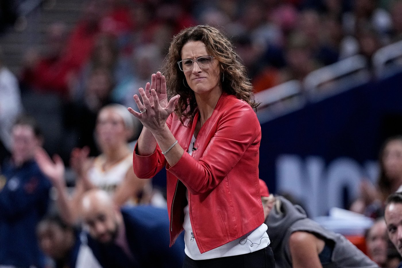 Fever coach Stephanie White says divisiveness 'will not win' during pregame rant | iNFOnews.ca Fever coach Stephanie White says divisiveness 'will not win' during pregame rant | iNFOnews.ca