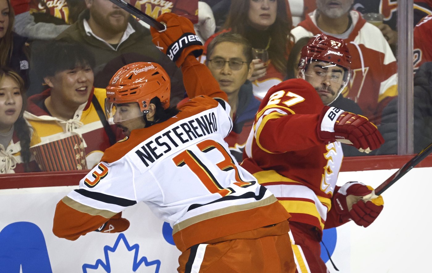 Ryan Poehling scores short-handed winner for Ducks in 4-2 win over Flames | iNFOnews.ca