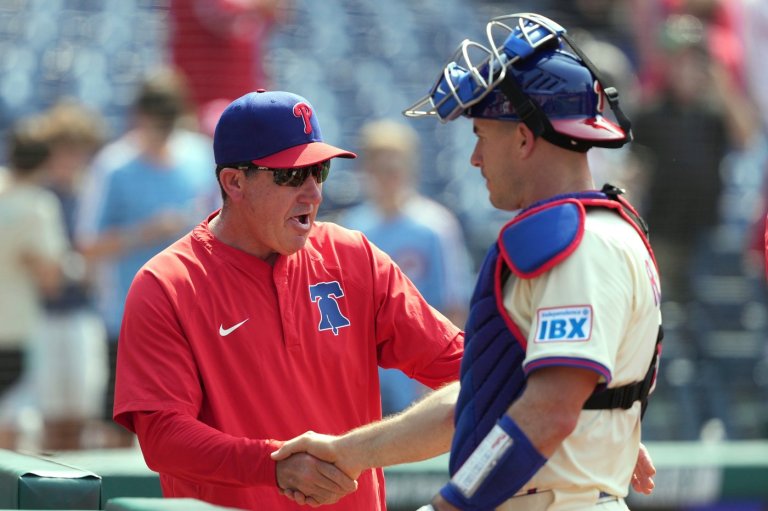 Phillies sign manager Rob Thomson to 1-year extension after 4 straight trips to playoffs | iNFOnews.ca