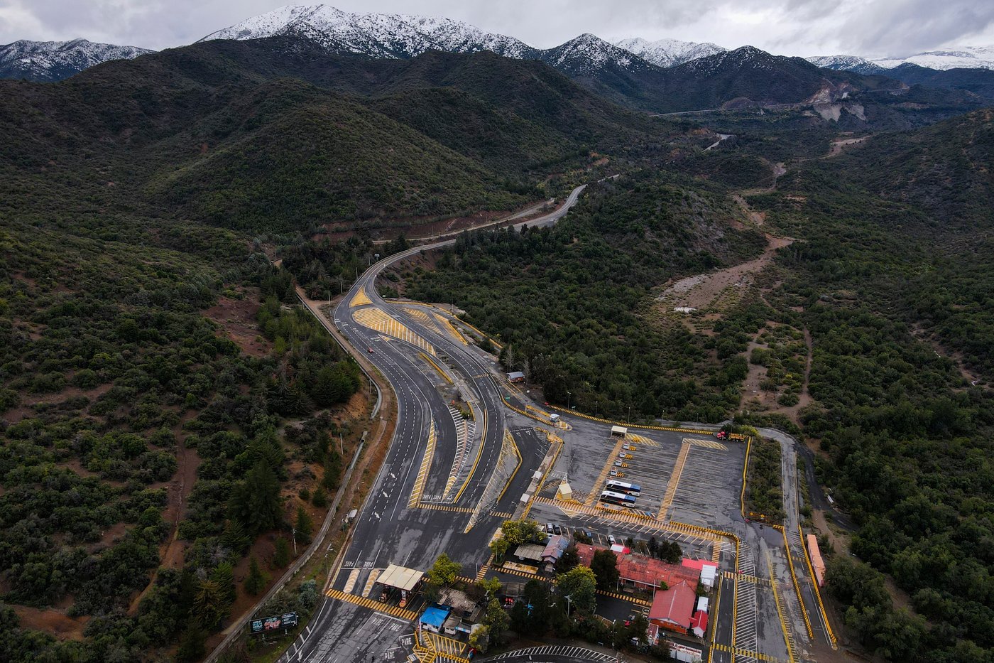 Rescue workers in Chile find the body of one of 5 miners trapped in a copper mine | iNFOnews.ca