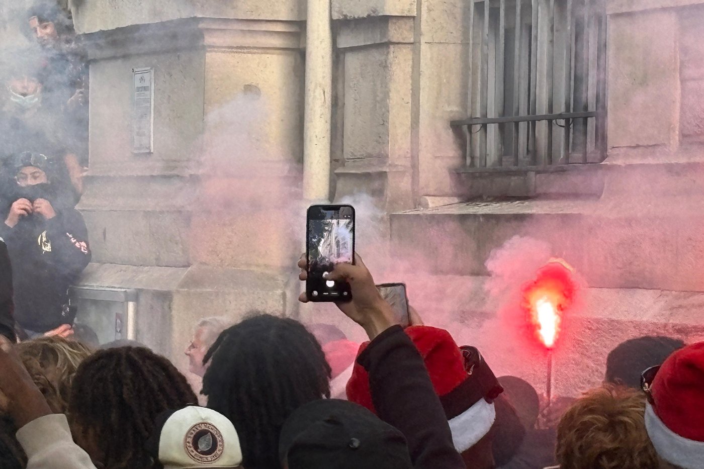 France gripped by spreading student protests as PM calls crisis meeting | iNFOnews.ca