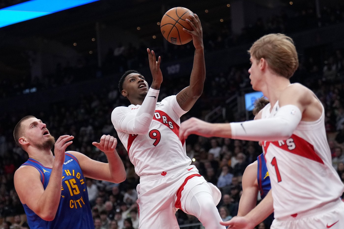 Barrett's game-winning three-point attempt falls short as Raptors fall to Nuggets | iNFOnews.ca Barrett's game-winning three-point attempt falls short as Raptors fall to Nuggets | iNFOnews.ca