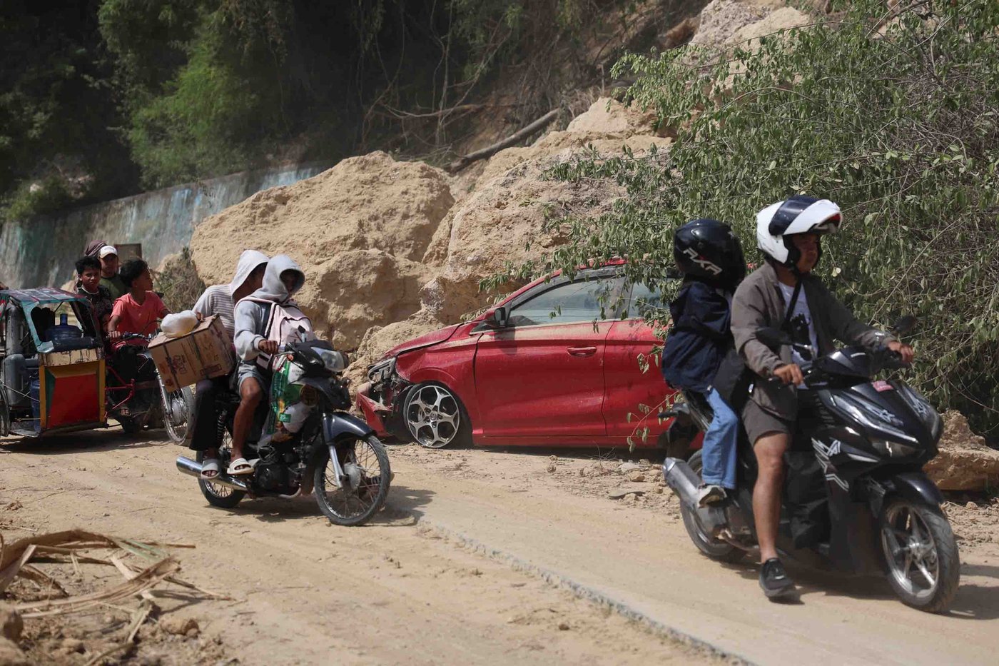 Photos show the aftermath of an earthquake in the southern Philippines | iNwheels