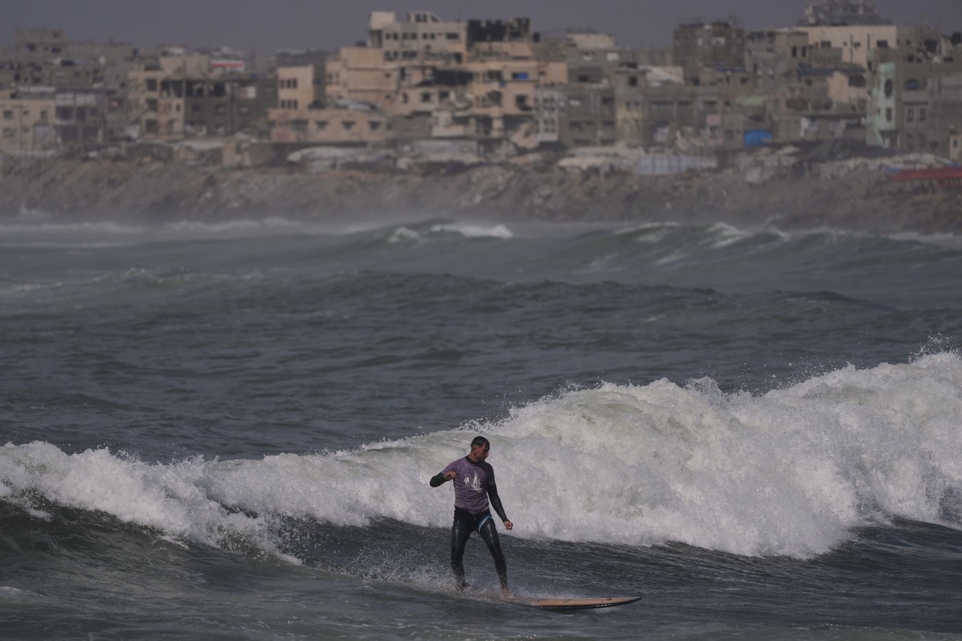 Surfers in war-torn Gaza find rare moments of joy taking to the waves | iNFOnews.ca Surfers in war-torn Gaza find rare moments of joy taking to the waves | iNFOnews.ca