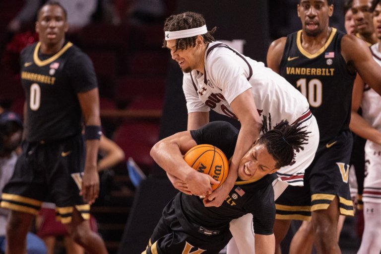 No. 11 Vanderbilt keeps undefeated season alive with 83-71 victory over South Carolina | iNFOnews.ca