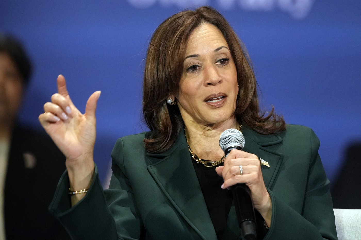 Harris and Trump highlight their economic policies in outreach to Latino voters | iNFOnews.ca Harris and Trump highlight their economic policies in outreach to Latino voters | iNFOnews.ca