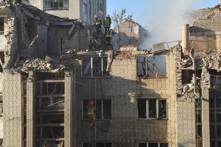Russian strikes across Ukraine, from east to west, kill at least 8 and wound dozens | iNFOnews.ca