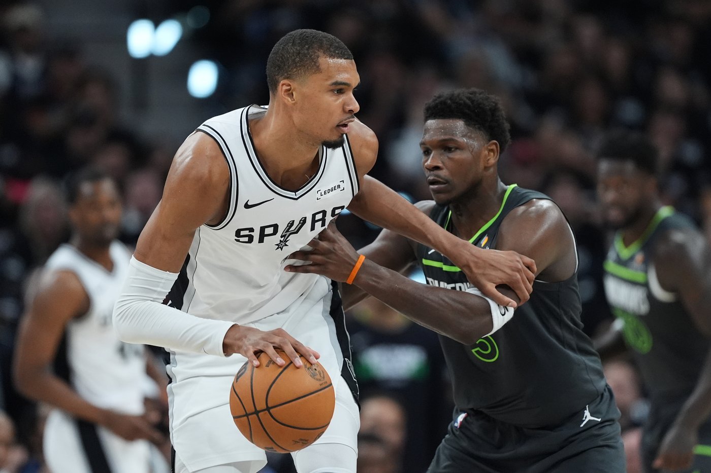 Wembanyama and Spurs rebound to hand Timberwolves largest postseason defeat, 133-95, to even series | iNFOnews.ca