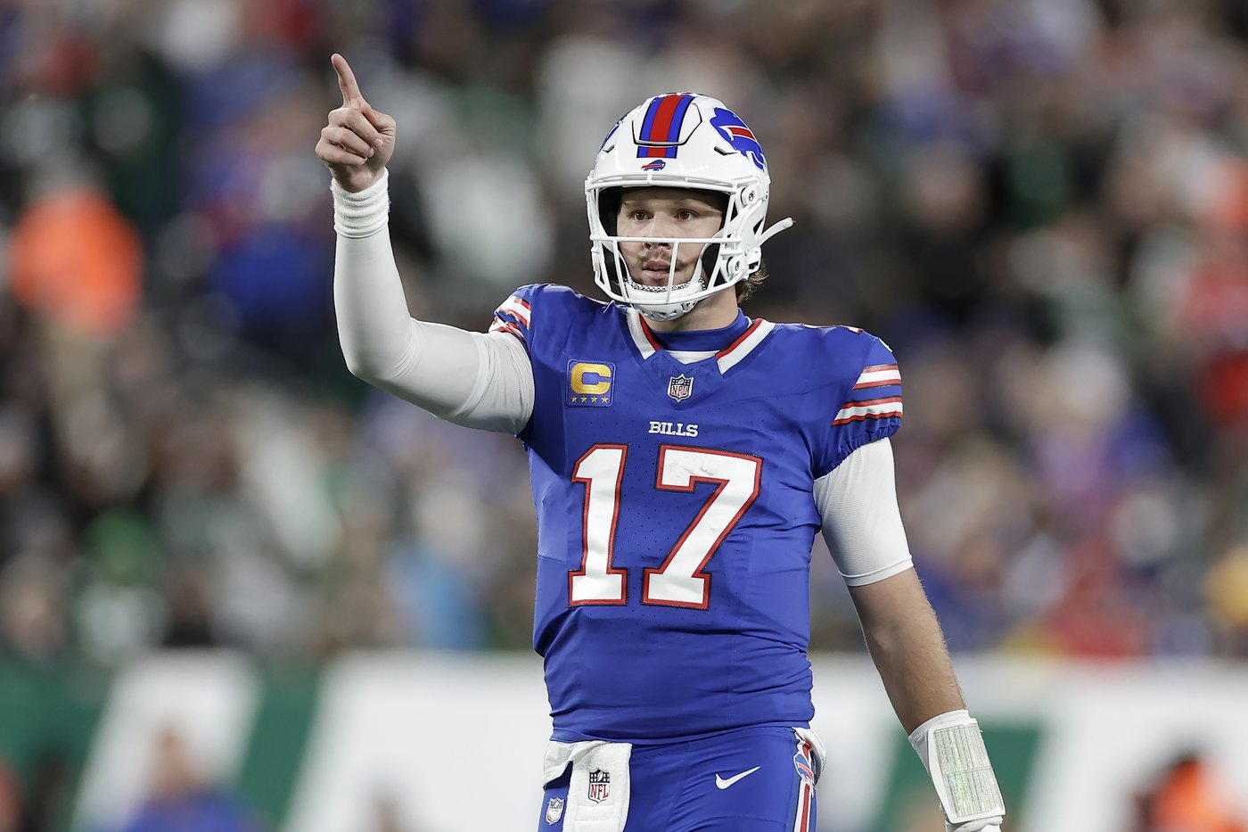 Allen and Bills overcome Rodgers' Hail Mary and beat Jets 23-20 to take control in AFC East | iNFOnews.ca