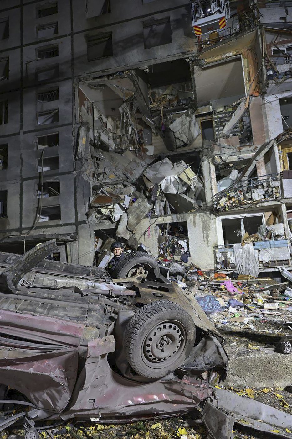 Russian bomb hits building in Ukraine's 2nd largest city, killing 3, including 2 teens | iNFOnews.ca