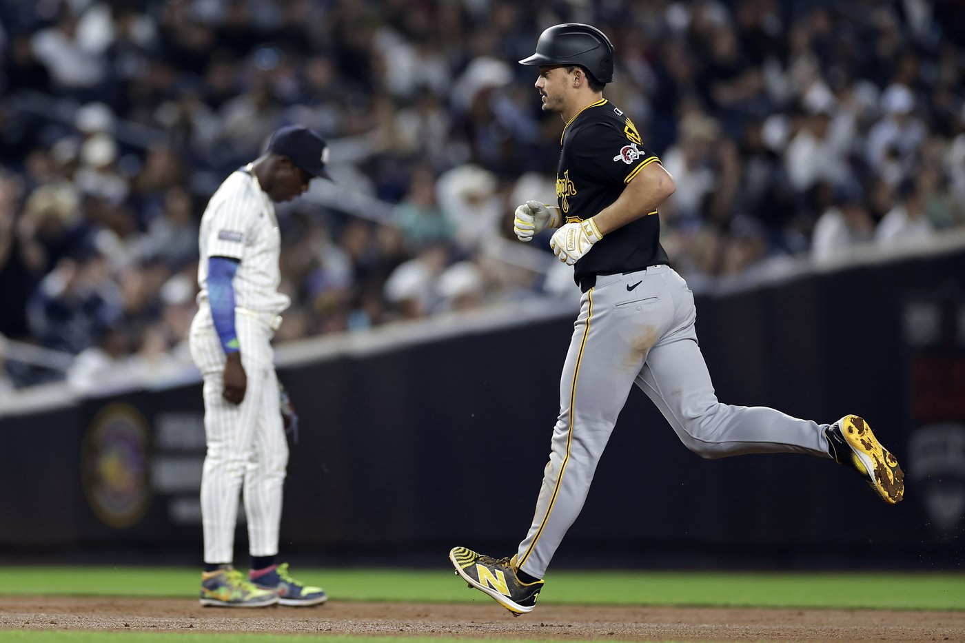 Reynolds homers twice, Pirates beat Yankees 4-2, delay NY from clinching ALCS home-field advantage | iNFOnews.ca