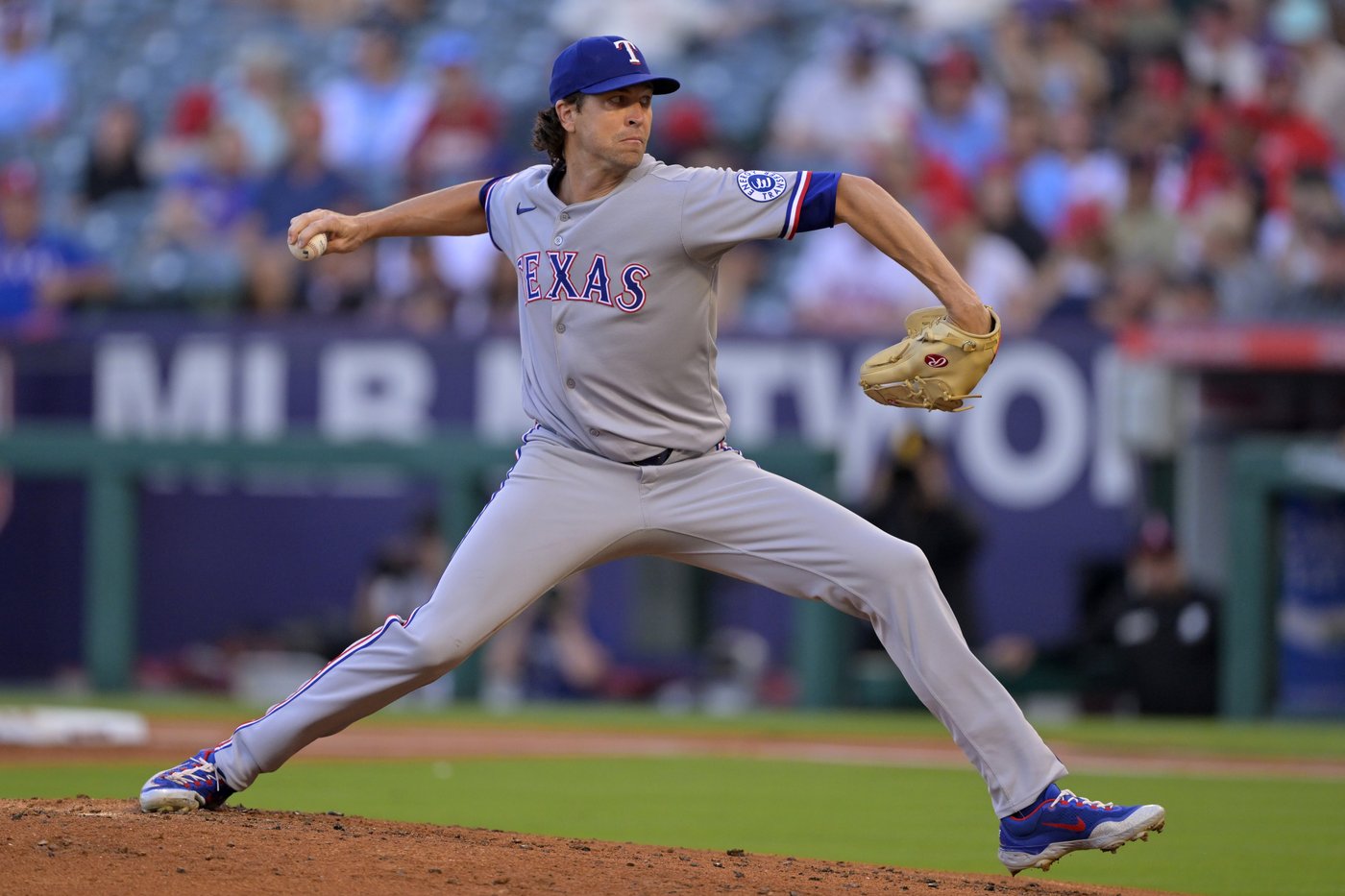 Schanuel walks with bases loaded in 9th to lift Angels over Rangers 6-5 | iNFOnews.ca