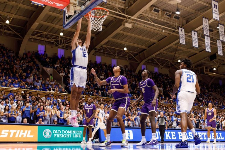 Boozer twins get a strong start in 1st regular-season game at No. 6 Duke's Cameron Indoor Stadium | iNFOnews.ca
