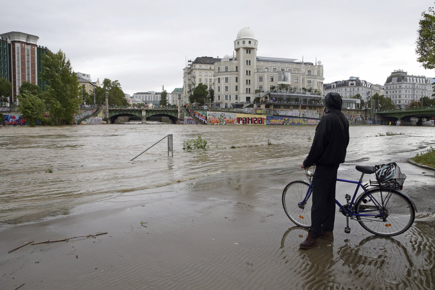 Rising rivers threaten southern Poland as flooding recedes elsewhere in Central Europe | iNFOnews.ca Rising rivers threaten southern Poland as flooding recedes elsewhere in Central Europe | iNFOnews.ca