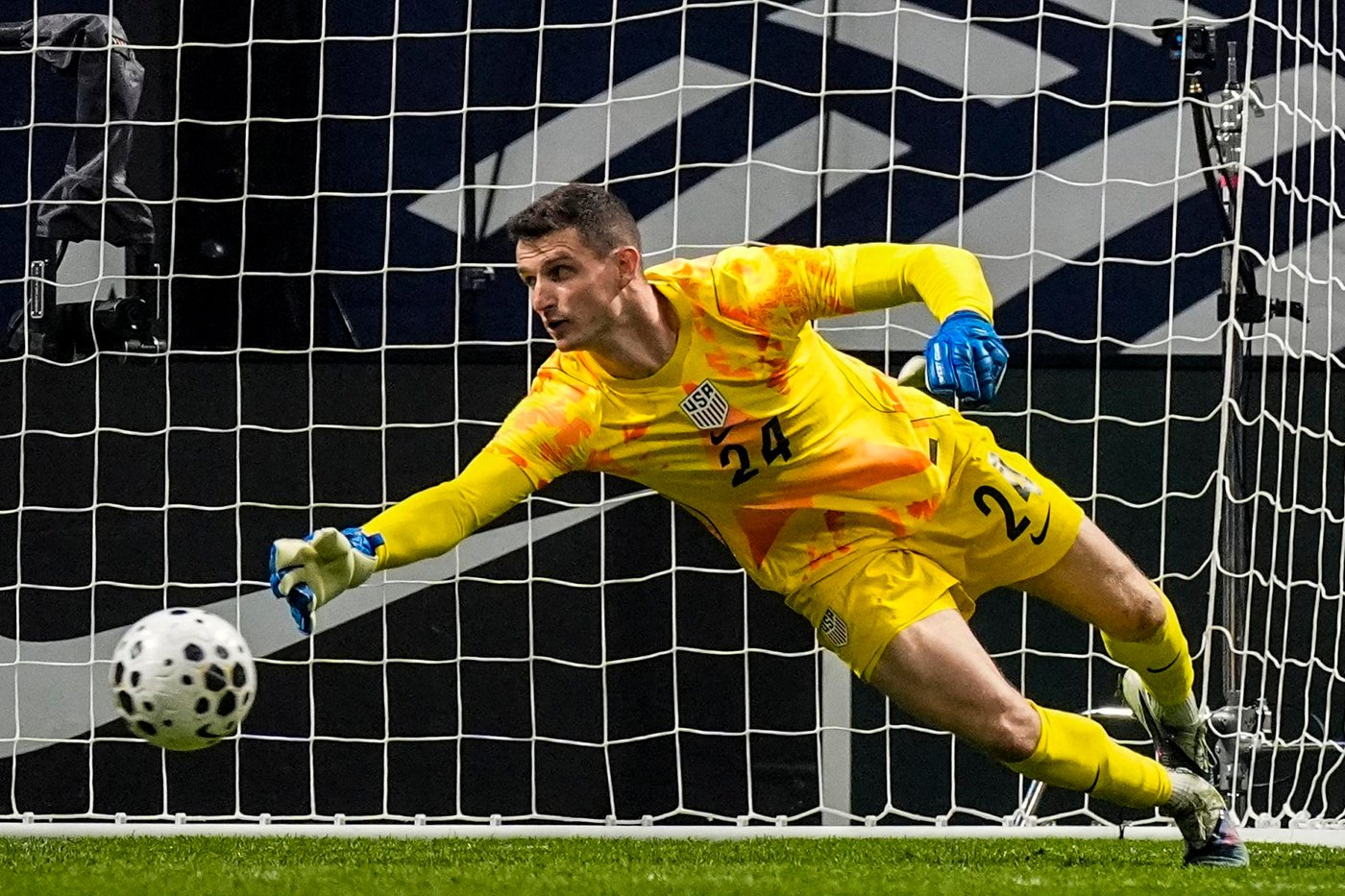 Portugal beats US 2-0 in World Cup warmup, Americans' 8th straight loss to European opponents | iNFOnews.ca