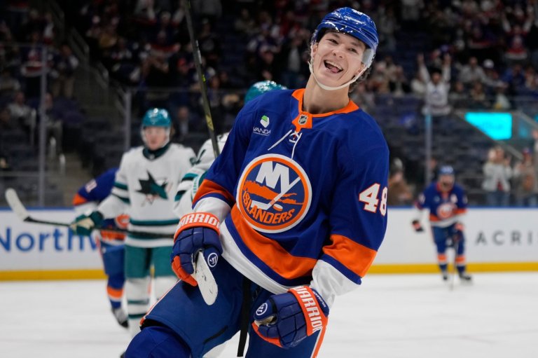Islanders beat Sharks 4-3 for third straight win | iNFOnews.ca