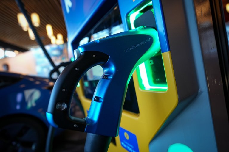 BC Hydro to triple EV-charging network to 3,500 ports by 2035 | iNFOnews.ca