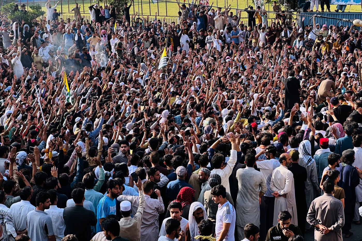 Violent protests end as peace agreement reached in Pakistan-administered Kashmir | iNFOnews.ca