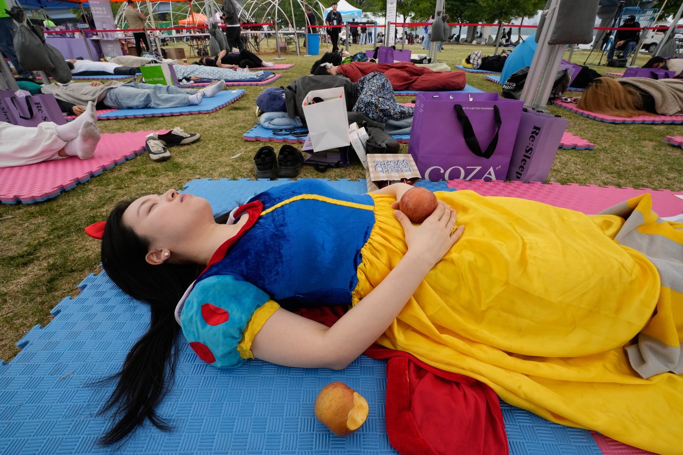 Sleep takes center stage at Seoul's Han River Nap Competition, in photos | iNFOnews.ca