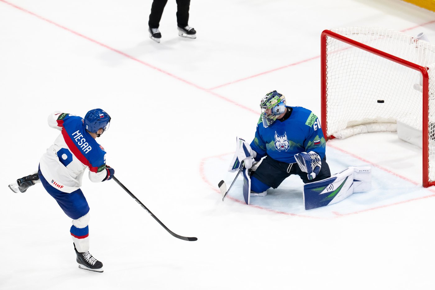 Hungary shuts out Britain at ice hockey worlds, Slovakia tops Slovenia in shootout | iNFOnews.ca