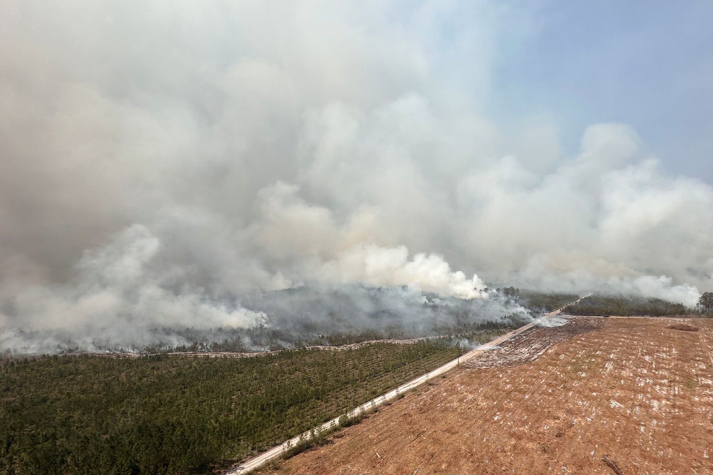 Georgia wildfires that destroyed more than 120 homes continue to threaten residents | iNFOnews.ca Georgia wildfires that destroyed more than 120 homes continue to threaten residents | iNFOnews.ca
