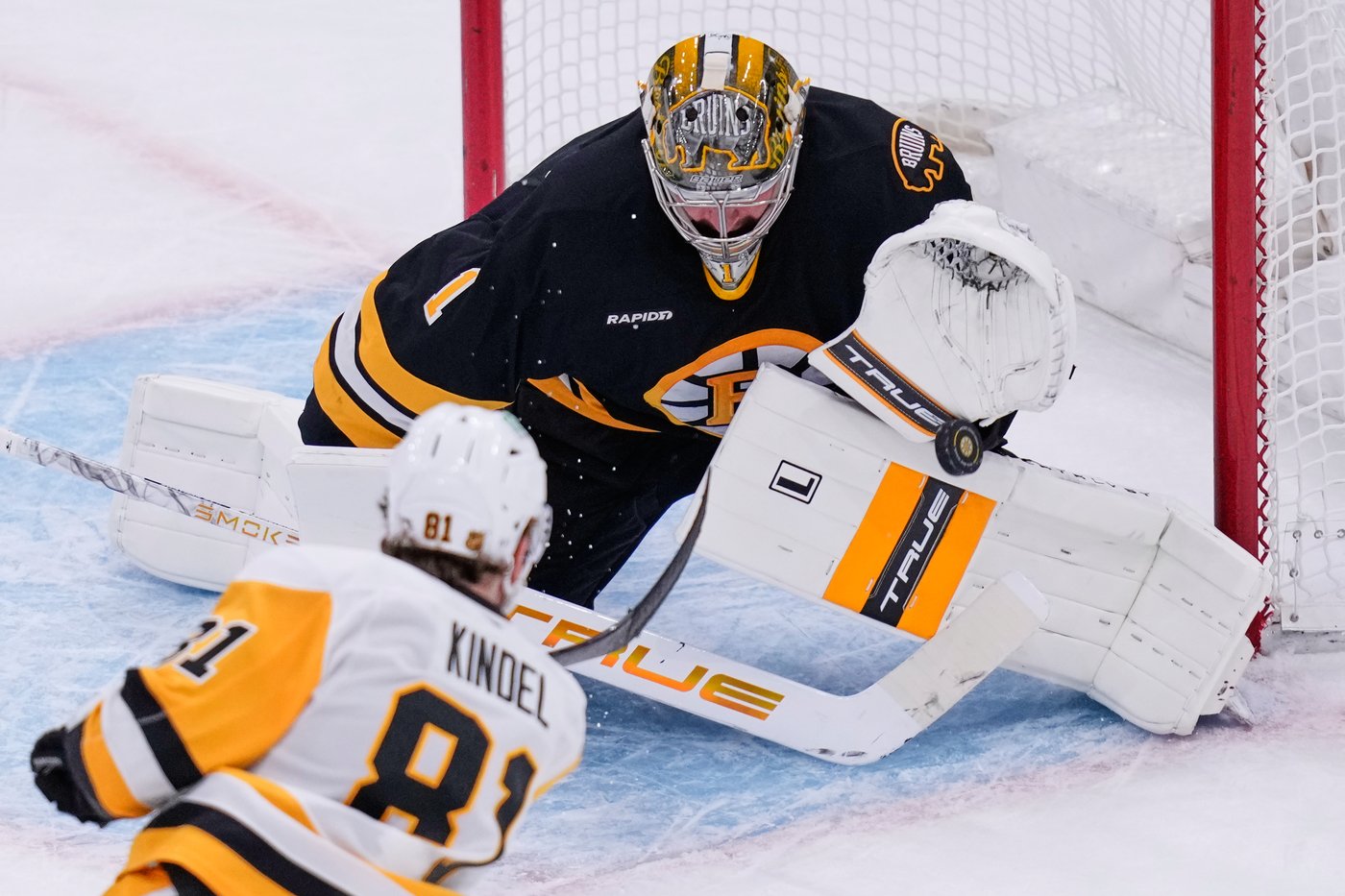 The Bruins beat the Penguins 2-1 as Khusnutdinov, Mittelstadt score 50 seconds apart | iNFOnews.ca The Bruins beat the Penguins 2-1 as Khusnutdinov, Mittelstadt score 50 seconds apart | iNFOnews.ca