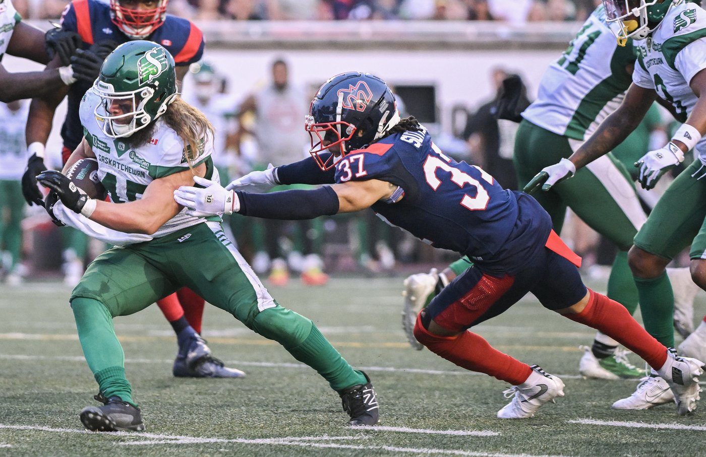 Roughriders soar past Alouettes 34-6 in CFL power clash | iNFOnews.ca Roughriders soar past Alouettes 34-6 in CFL power clash | iNFOnews.ca
