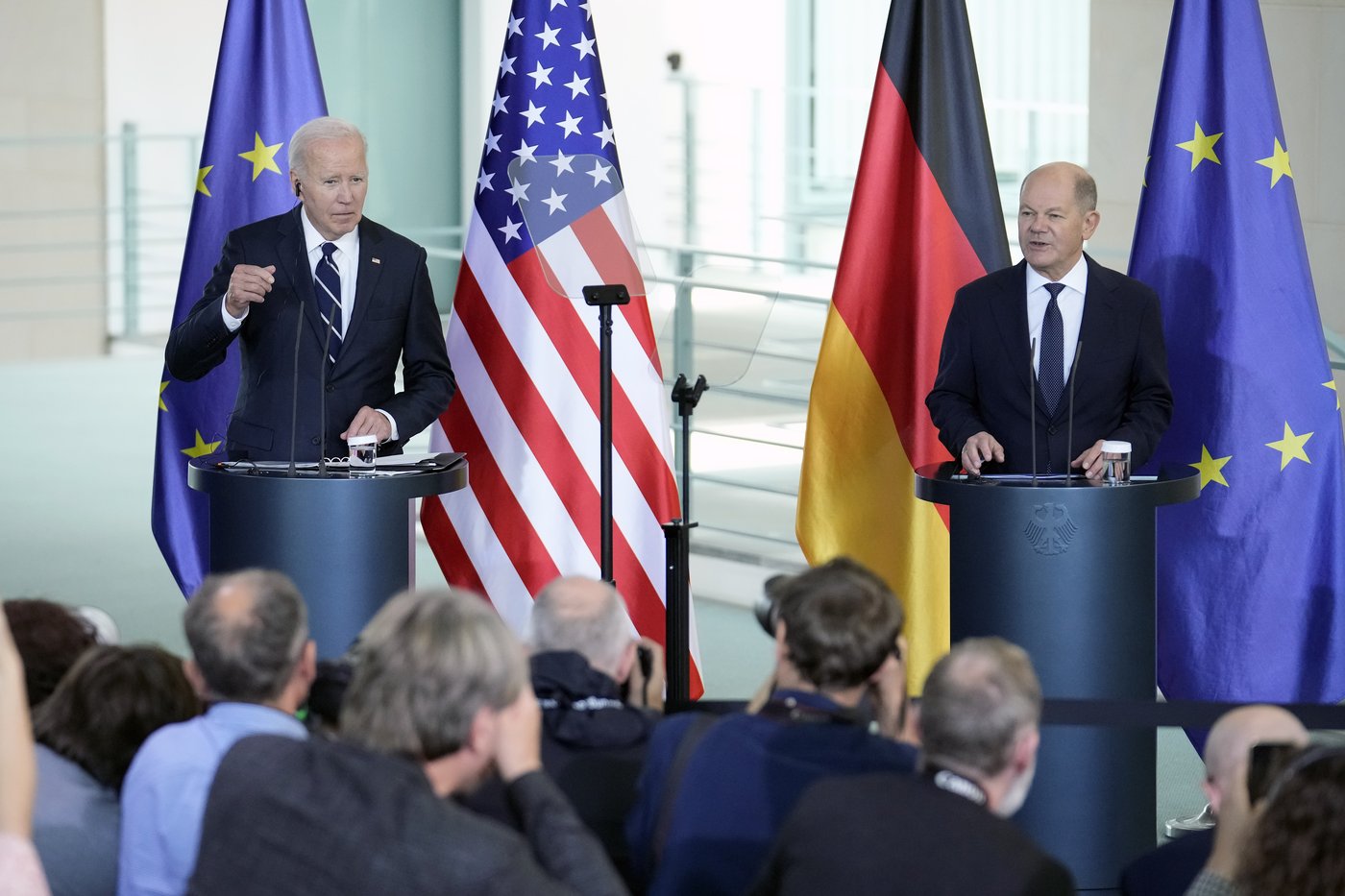 Biden urges Western allies to keep aiding Ukraine during meeting with Europe leaders before election | iNFOnews.ca