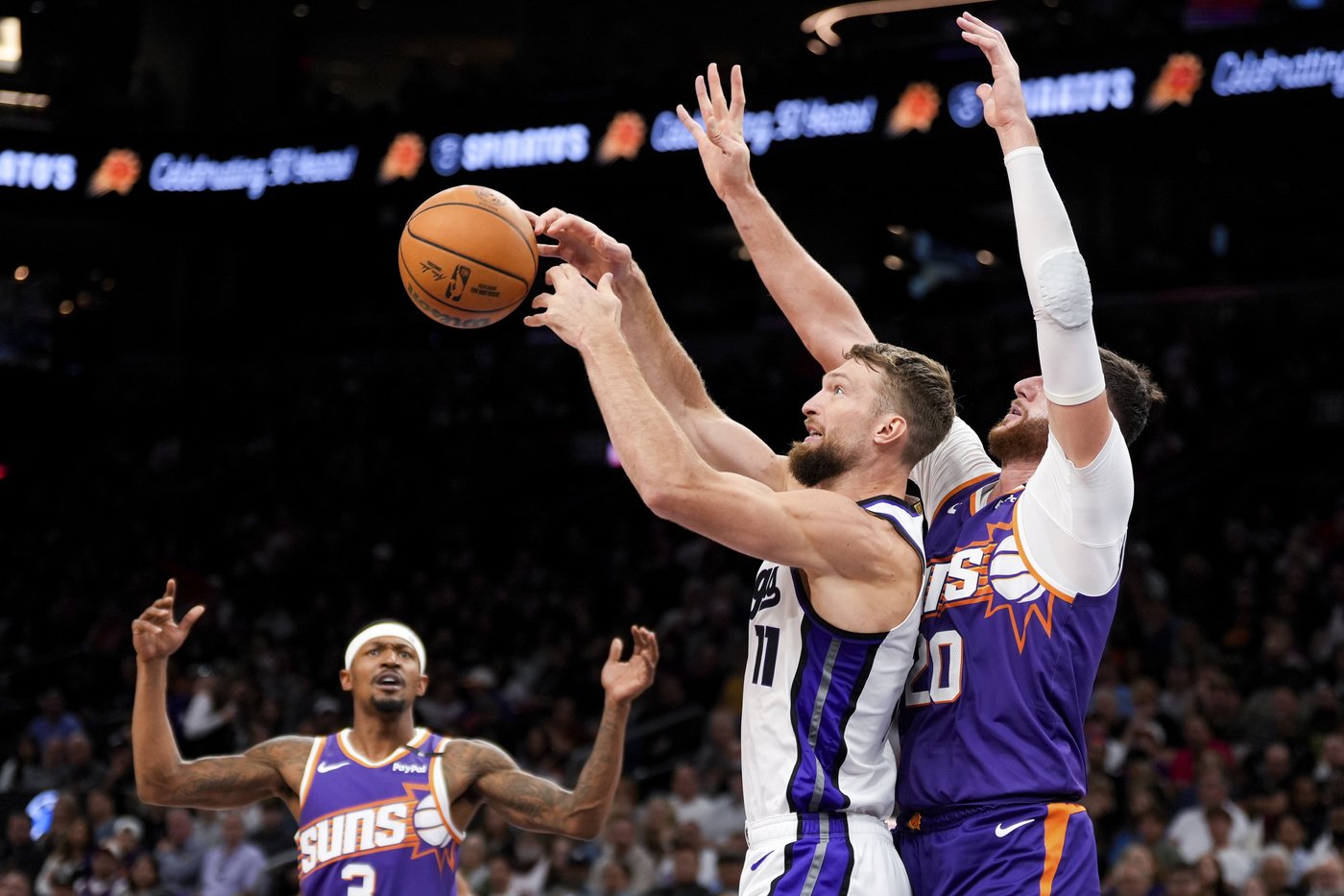 DeRozan scores 34, Kings rally to win in OT 127-118, ending Suns' win streak at 7 | iNFOnews.ca