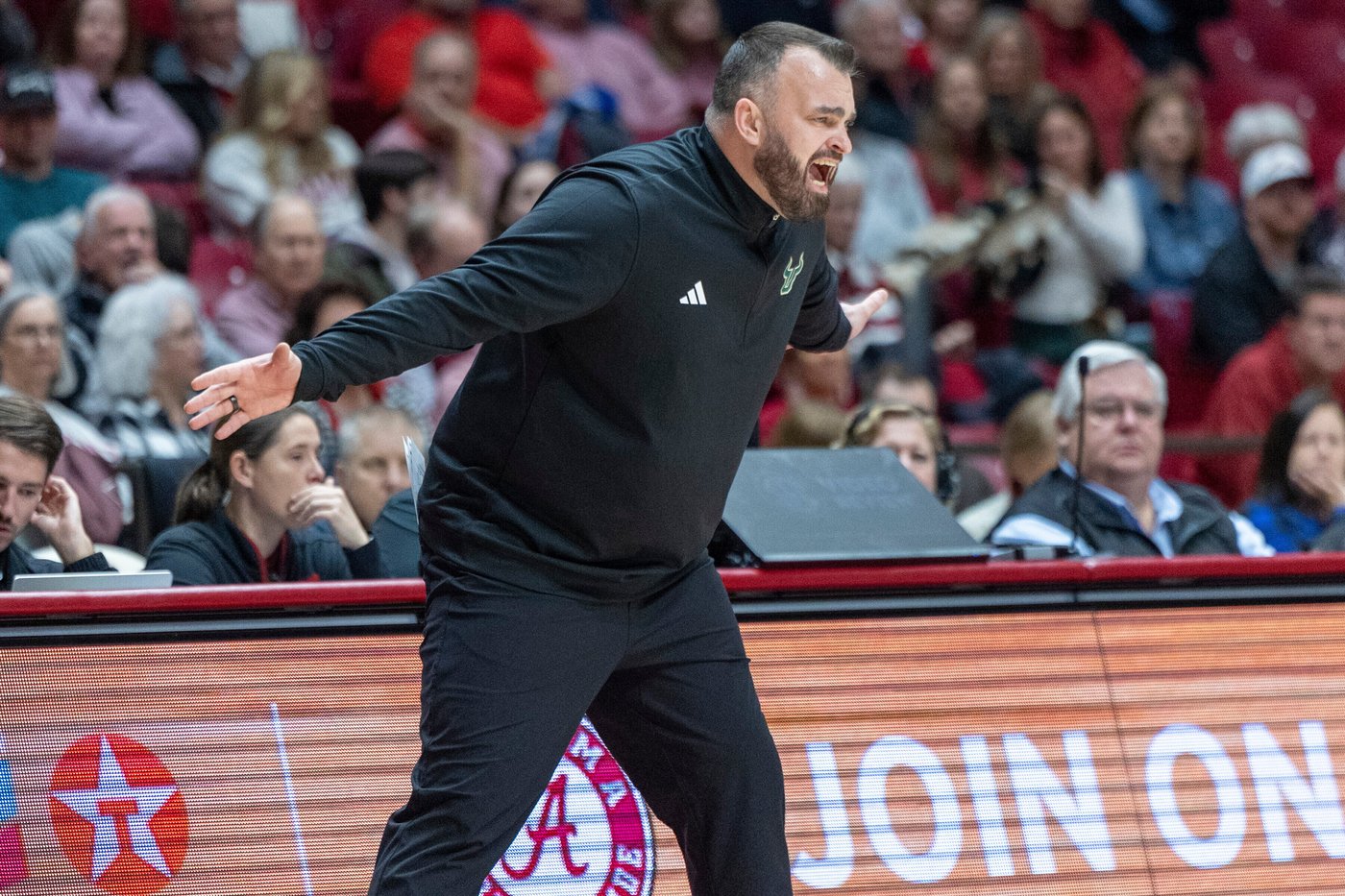 South Florida coach Hodgson's emotions run from tears to touch of anger after NCAA Tournament debut | iNFOnews.ca