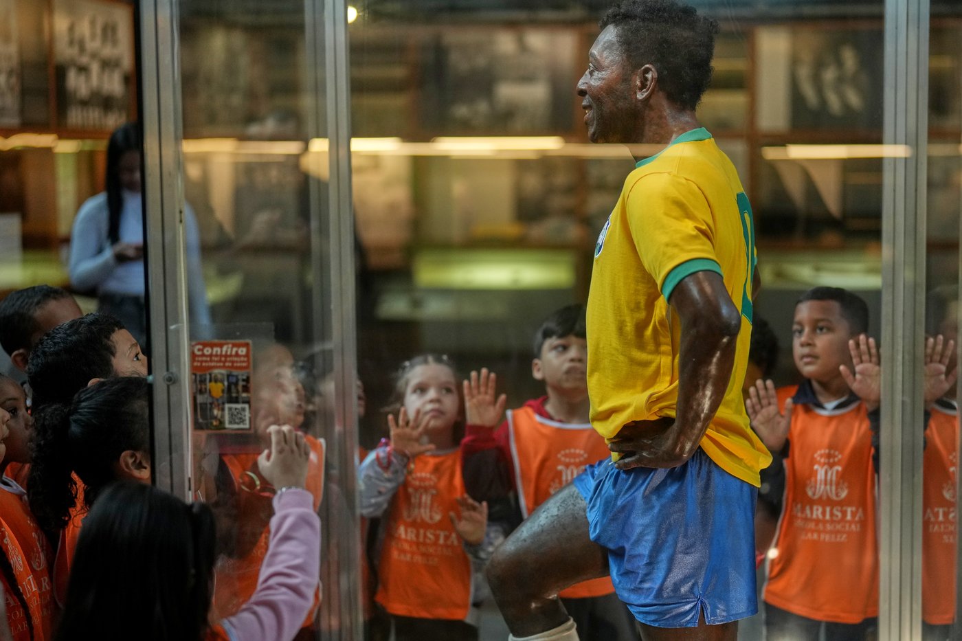 Soccer great Pelé's legacy shines on in his one-time home ahead of the World Cup | iNFOnews.ca Soccer great Pelé's legacy shines on in his one-time home ahead of the World Cup | iNFOnews.ca
