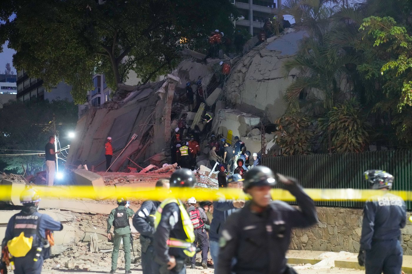 Back-to-back powerful earthquakes hit Venezuela, causing widespread damage | iNFOnews.ca Back-to-back powerful earthquakes hit Venezuela, causing widespread damage | iNFOnews.ca