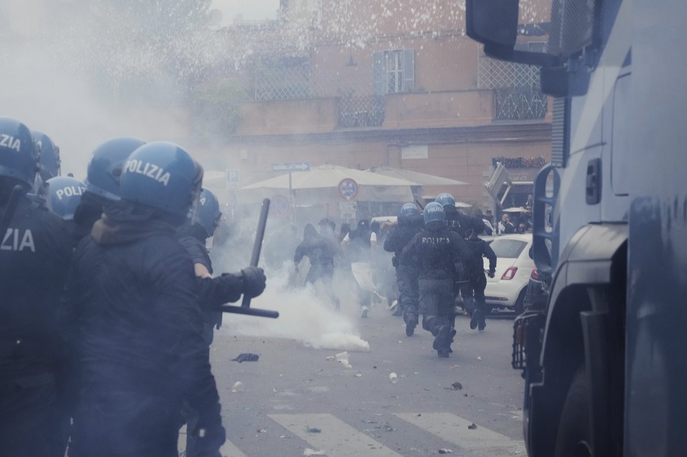 Police step in to avoid clashes between rival fans ahead of Rome derby | iNFOnews.ca