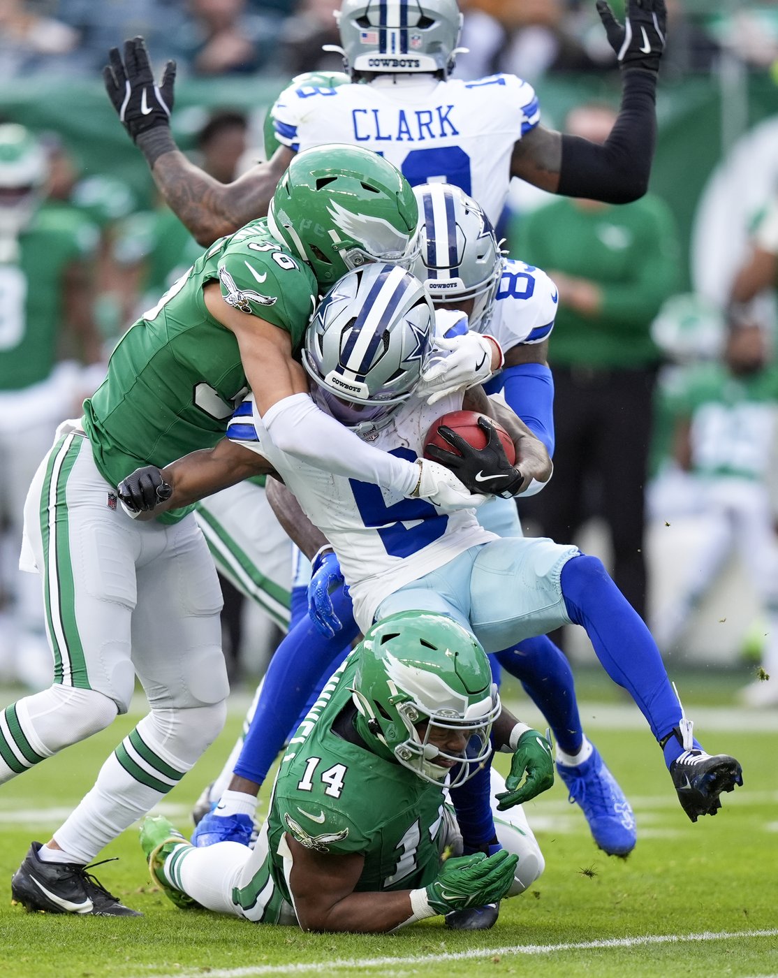Micah Parsons finds out how the other half lives, puts focus on getting Cowboys back to winning | iNFOnews.ca Micah Parsons finds out how the other half lives, puts focus on getting Cowboys back to winning | iNFOnews.ca