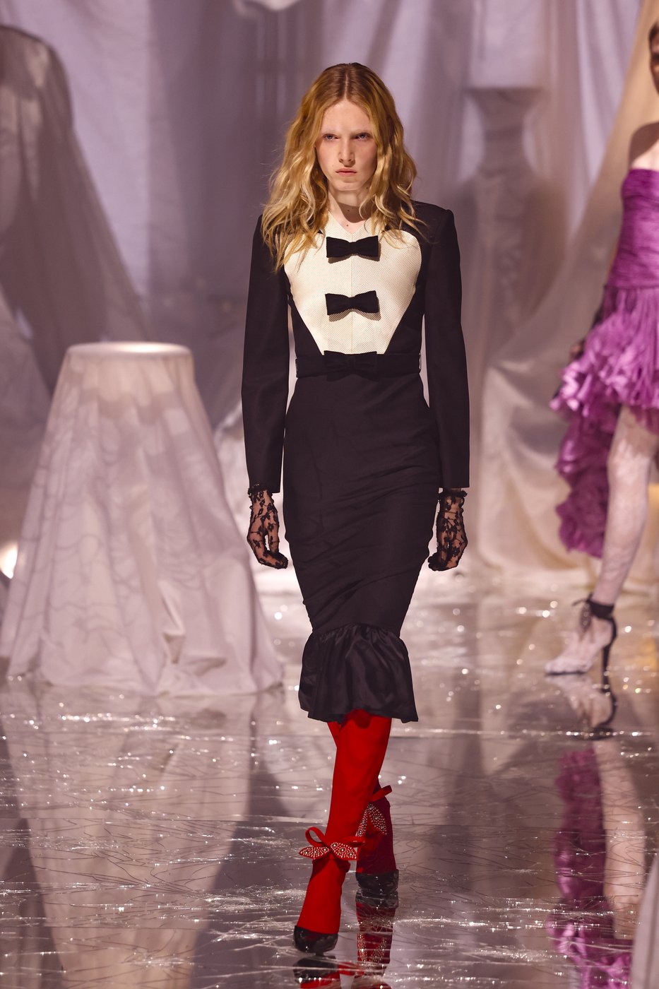 Valentino's new designer puts on maximalist Paris ready-to-wear debut | iNFOnews.ca