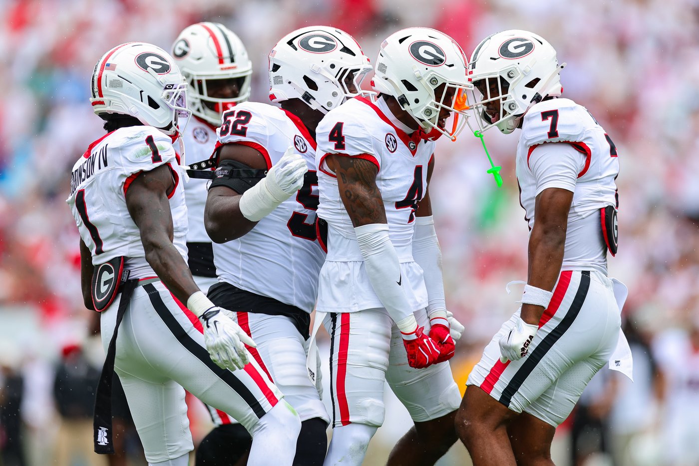 Gunner Stockton ties school record with 5 TD passes as No. 2 Georgia crushes Western Kentucky 70-20 | iNFOnews.ca