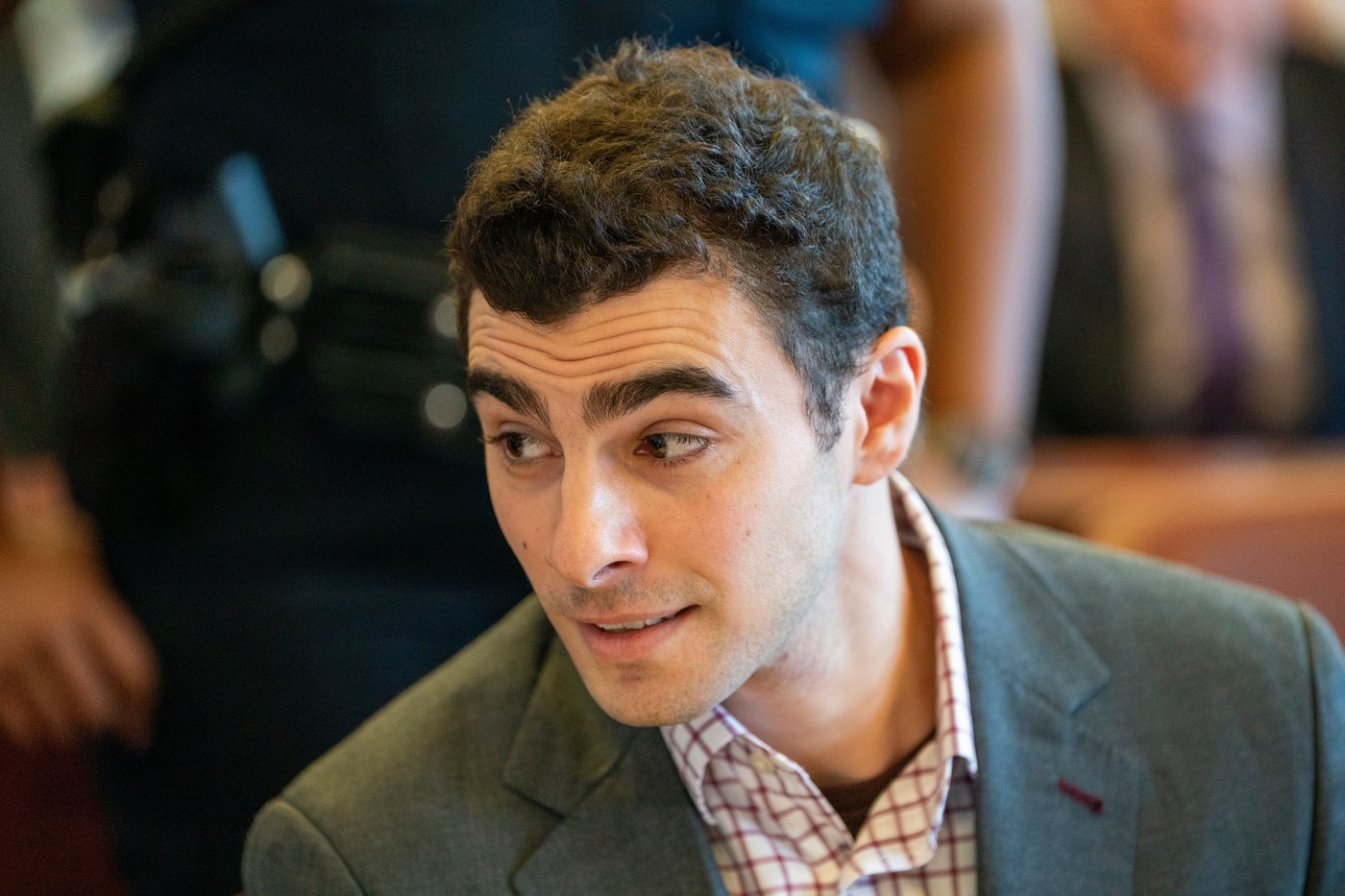 Luigi Mangione fights to exclude evidence from his trial in the killing of UnitedHealthcare's CEO | iNFOnews.ca