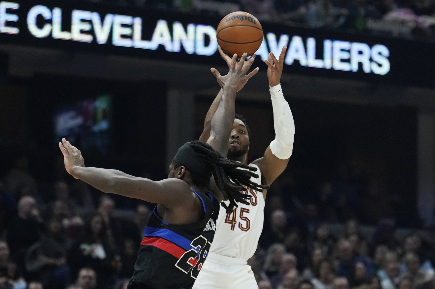 Darius Garland scores 22, Donovan Mitchell 21 as Cavs end mini slide with 110-91 win over Pistons | iNFOnews.ca Darius Garland scores 22, Donovan Mitchell 21 as Cavs end mini slide with 110-91 win over Pistons | iNFOnews.ca