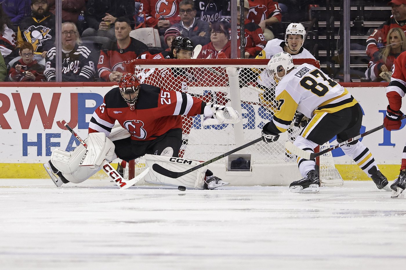 Jacob Markstrom earns 2nd shutout of the season as the Devils beat the Penguins 3-0 | iNFOnews.ca Jacob Markstrom earns 2nd shutout of the season as the Devils beat the Penguins 3-0 | iNFOnews.ca
