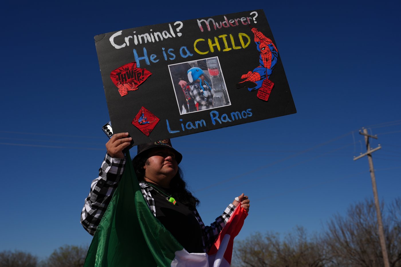 Democrats visit 5-year-old who was detained in Minneapolis, in a case that stirred anger over ICE | iNFOnews.ca