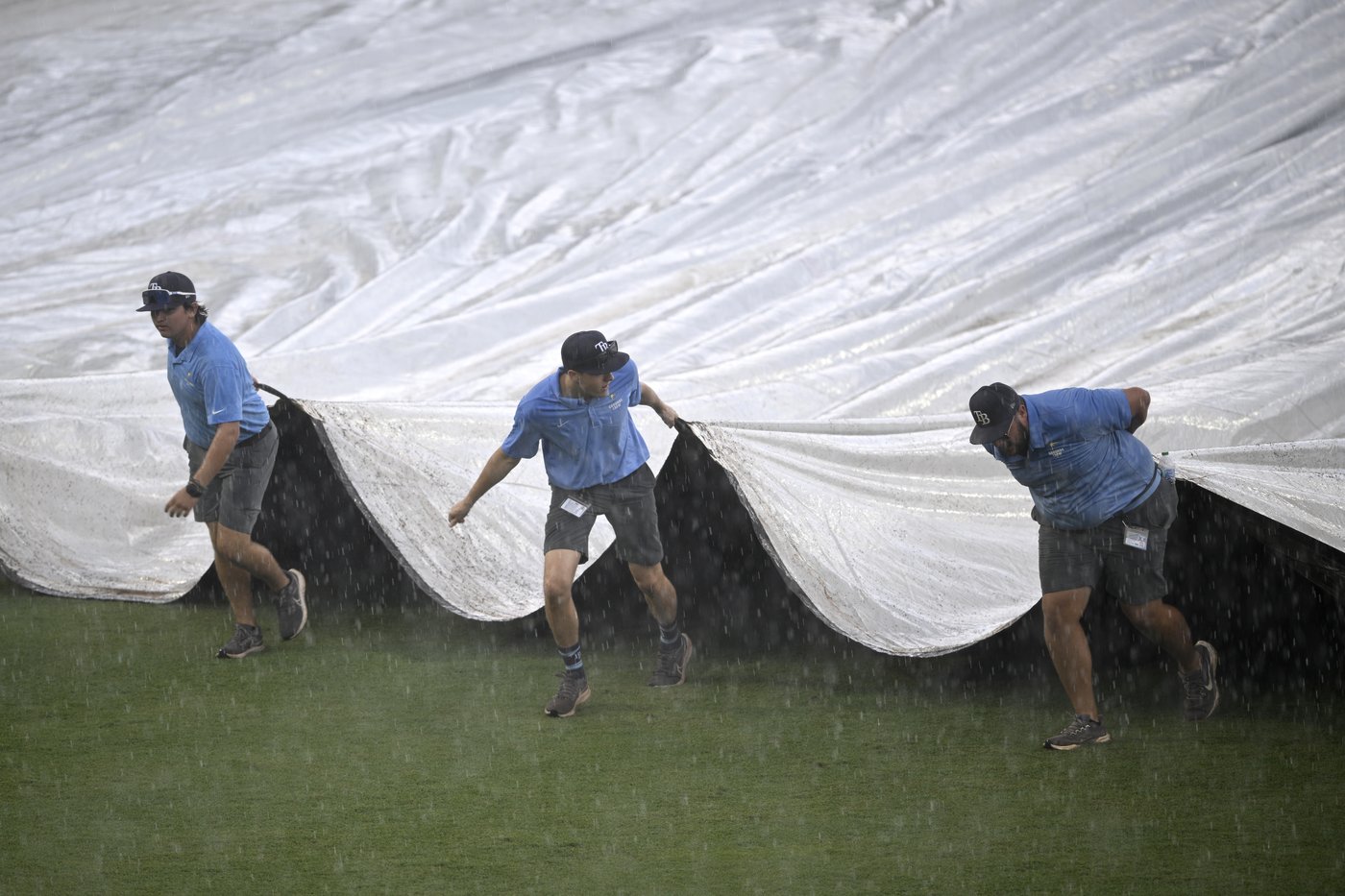 Holliday, Jackson and O’Hearn homers carry the Orioles to a rain-delayed, 5-2 win over the Rays | iNFOnews.ca