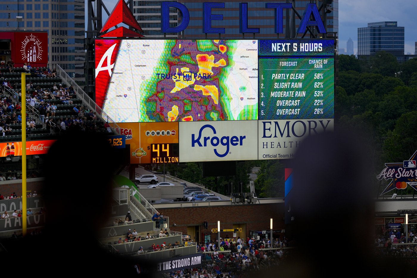 Ohtani and Freeman homer, Sasaki earns 1st MLB win as streaking Dodgers overpower Braves 10-3 | iNFOnews.ca
