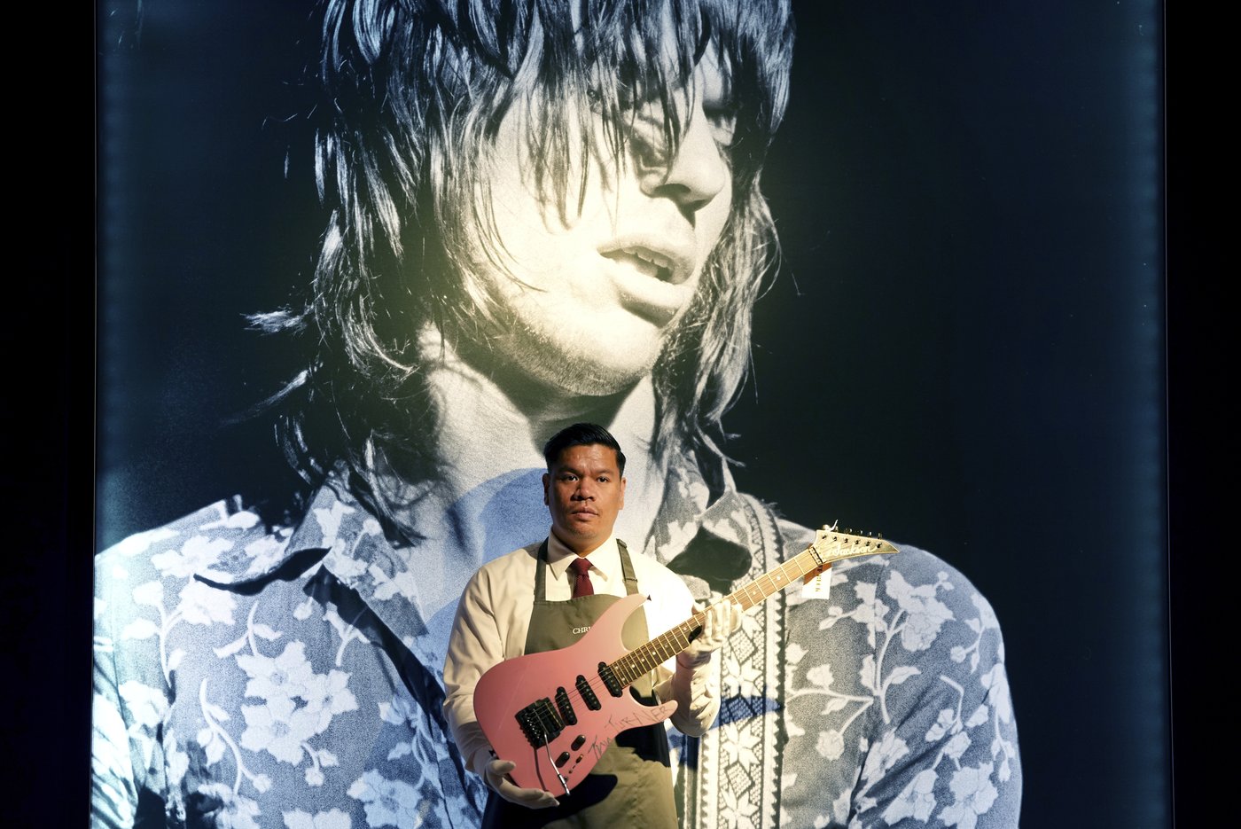 Rock icon Jeff Beck's guitars are going on display in London before they are put up for auction | iNFOnews.ca