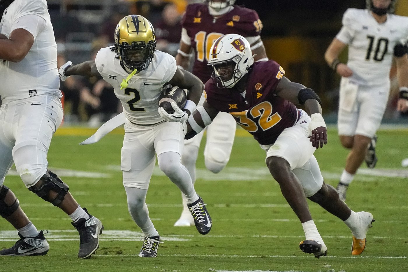 Sam Leavitt's 3 TD passes help Arizona State beat UCF 35-31 | iNFOnews.ca Sam Leavitt's 3 TD passes help Arizona State beat UCF 35-31 | iNFOnews.ca