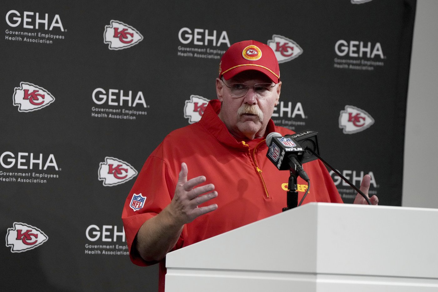 Chiefs keep making low-risk, high-reward deals as they pursue another Super Bowl title | iNFOnews.ca