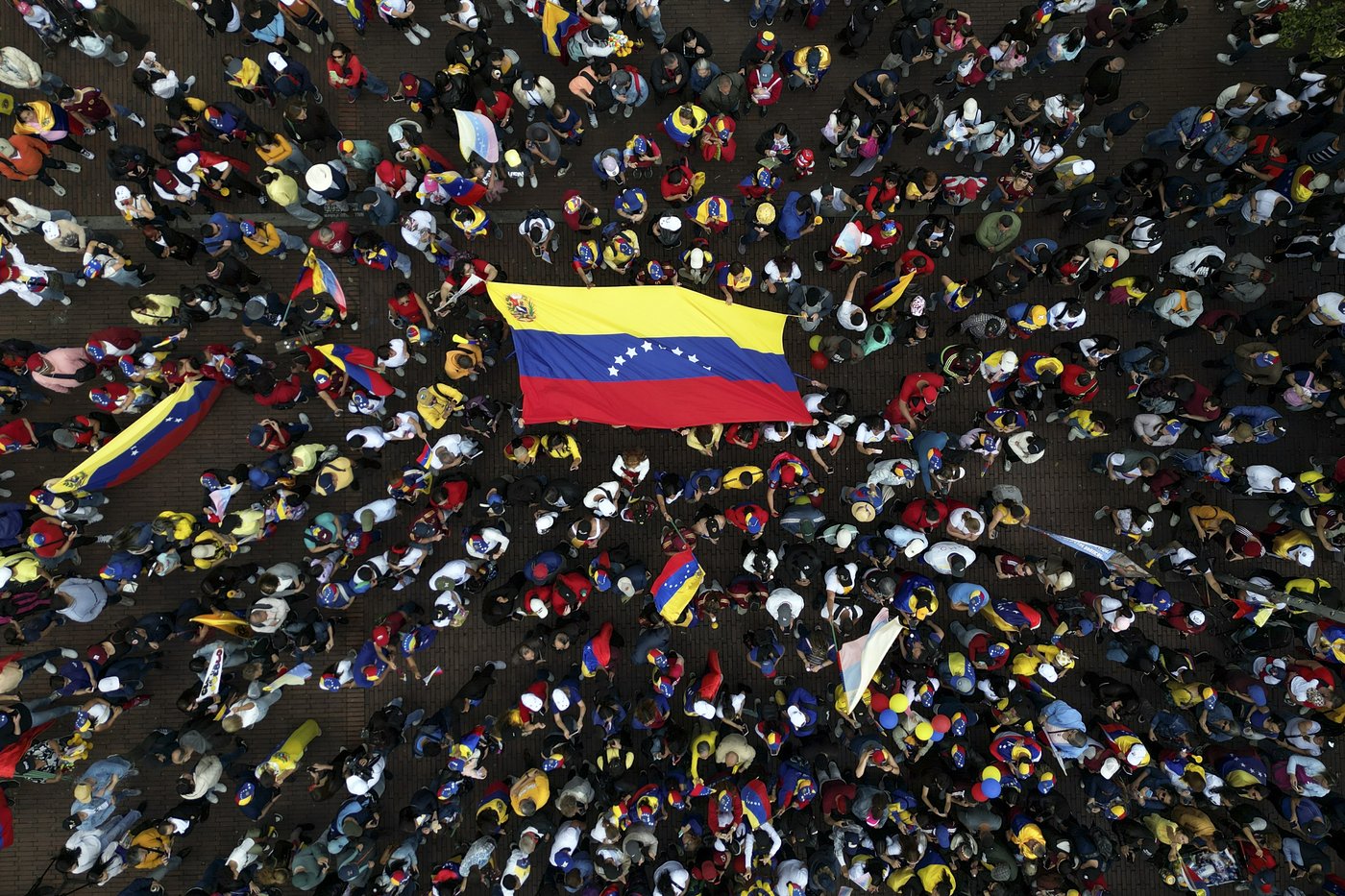 Venezuela's opposition leader defies Maduro to lead protests that end in confusing arrest claims | iNFOnews.ca Venezuela's opposition leader defies Maduro to lead protests that end in confusing arrest claims | iNFOnews.ca