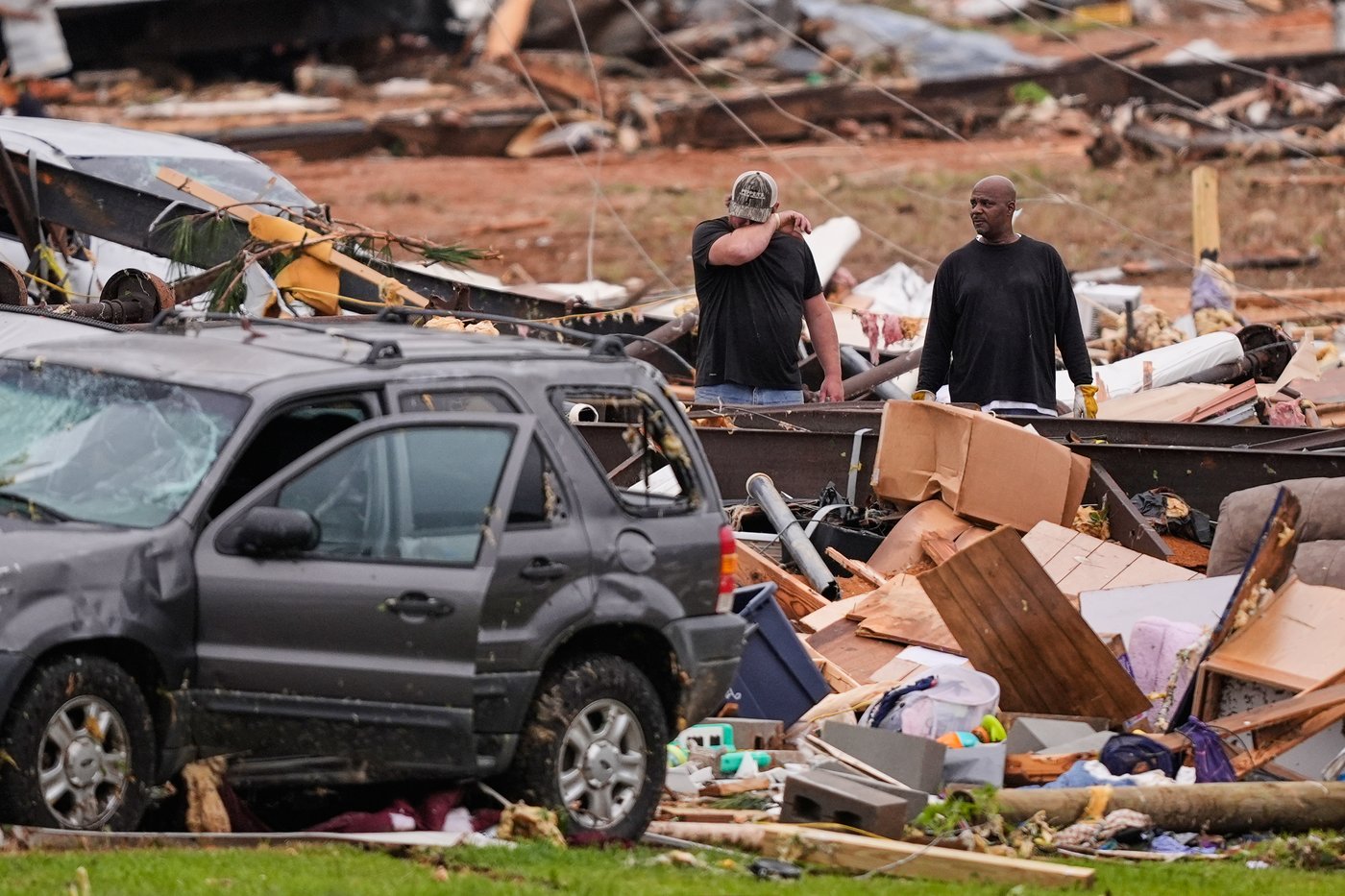 Survivors of Mississippi tornadoes crawled under furniture and held onto their kids | iNwheels Survivors of Mississippi tornadoes crawled under furniture and held onto their kids | iNwheels